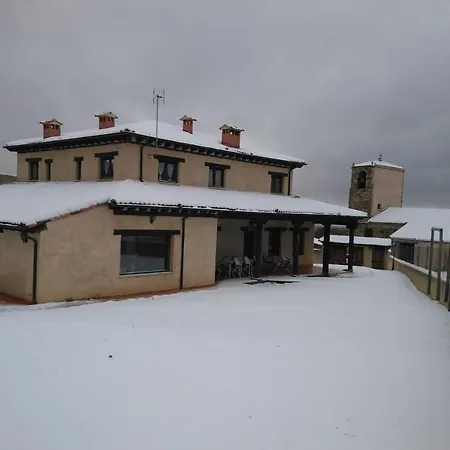 El Mirador Del Hayedo بيت للعطل Riofrio de Riaza